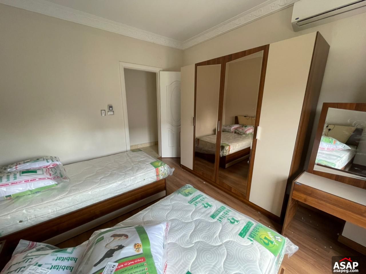 Furnished Apartment for Rent in Eastown Furnished Apartment for Rent in Eastown