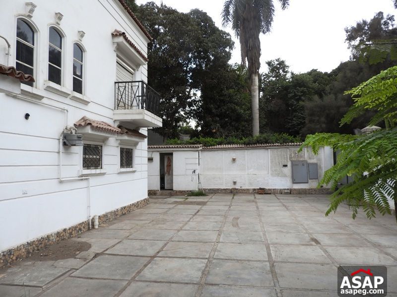 Villa with Big Garden in Katameya Residence