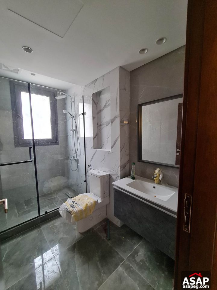 Apartment with Lake View for Rent in Silver Palm Apartment with Lake View for Rent in Silver Palm