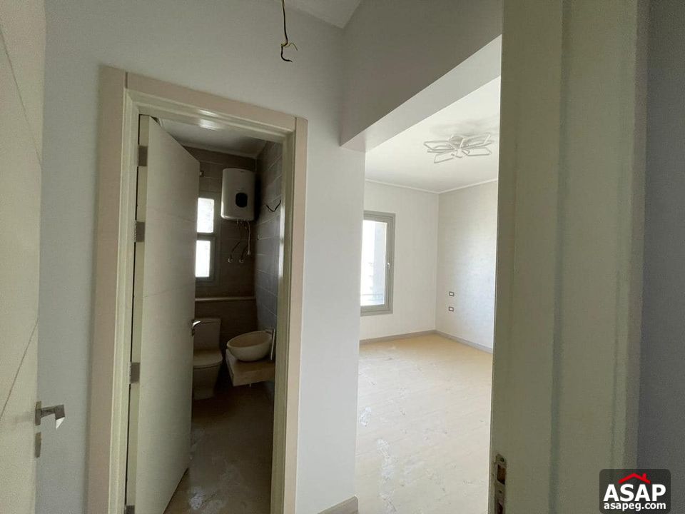 Duplex for Rent in Village Gate