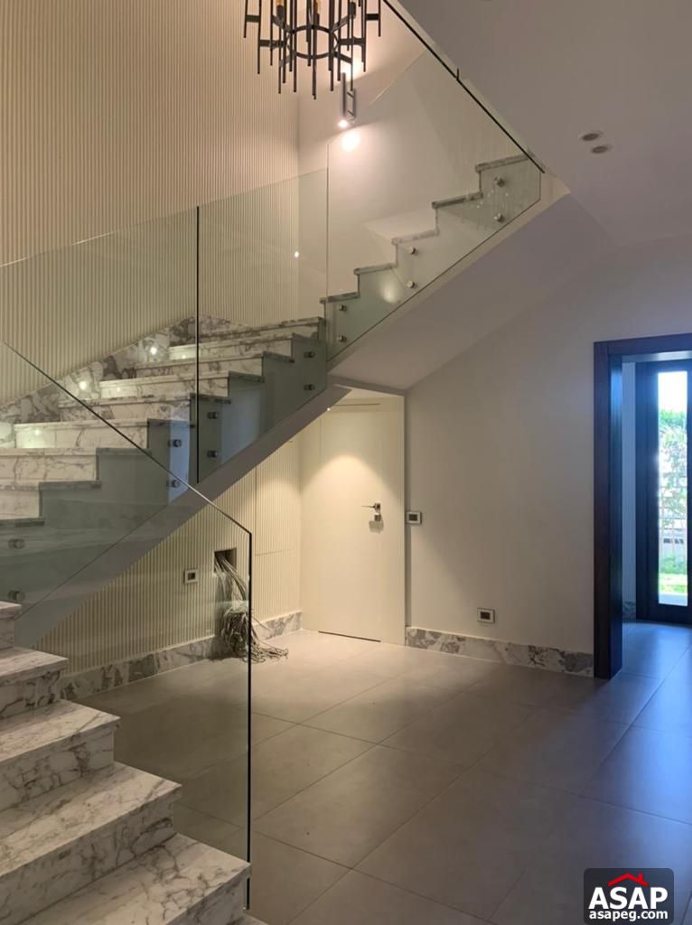 Twin House for Sale in Hyde Park