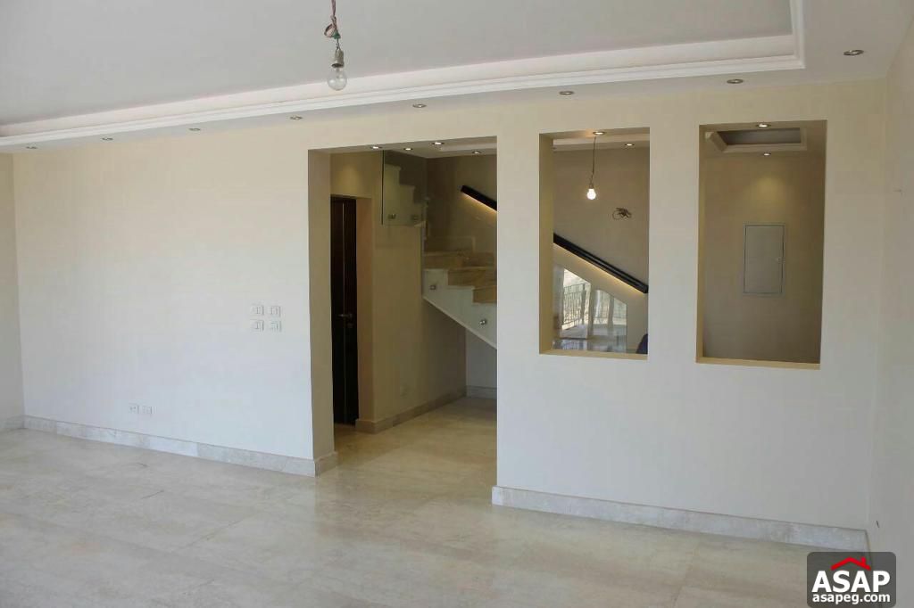 Triplex with Garden for Rent in Eastown Triplex with Garden for Rent in Eastown