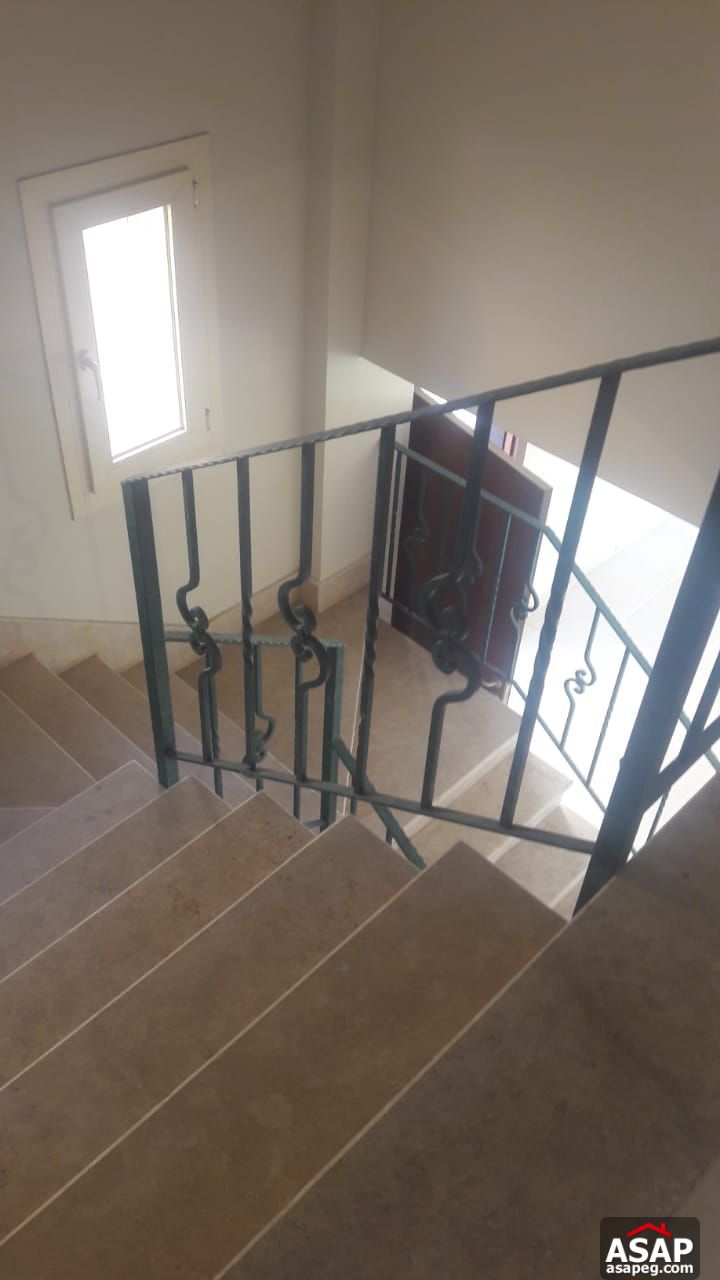 Twin house First row on sea in La Vista Gardens