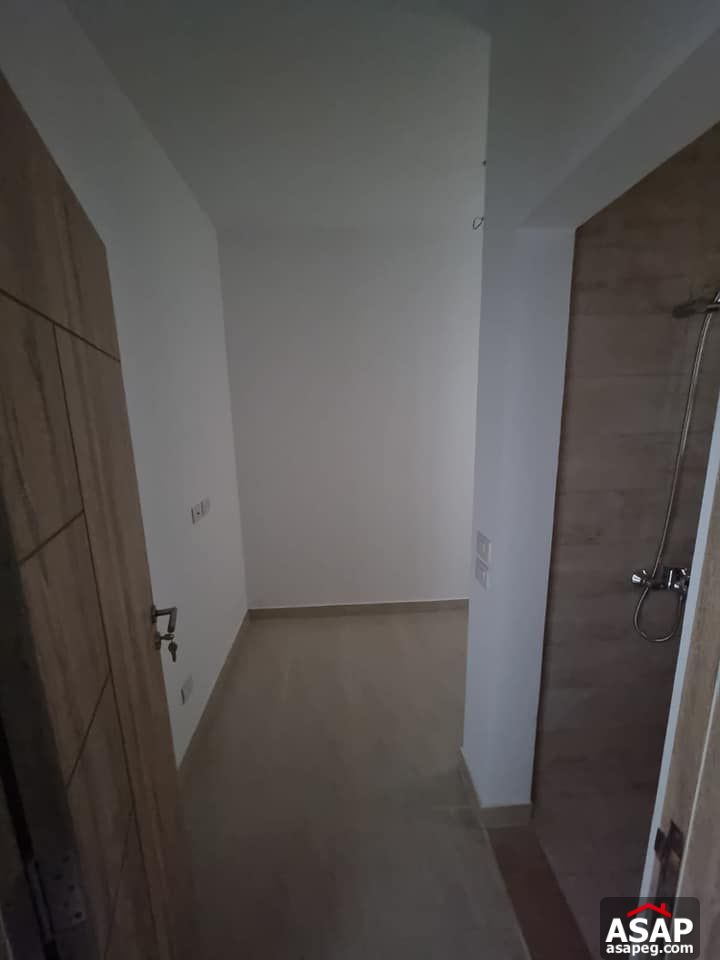 Nice Apartment with Landscape View for Rent in Fifth Square Nice Apartment with Landscape View for Rent in Fifth Square