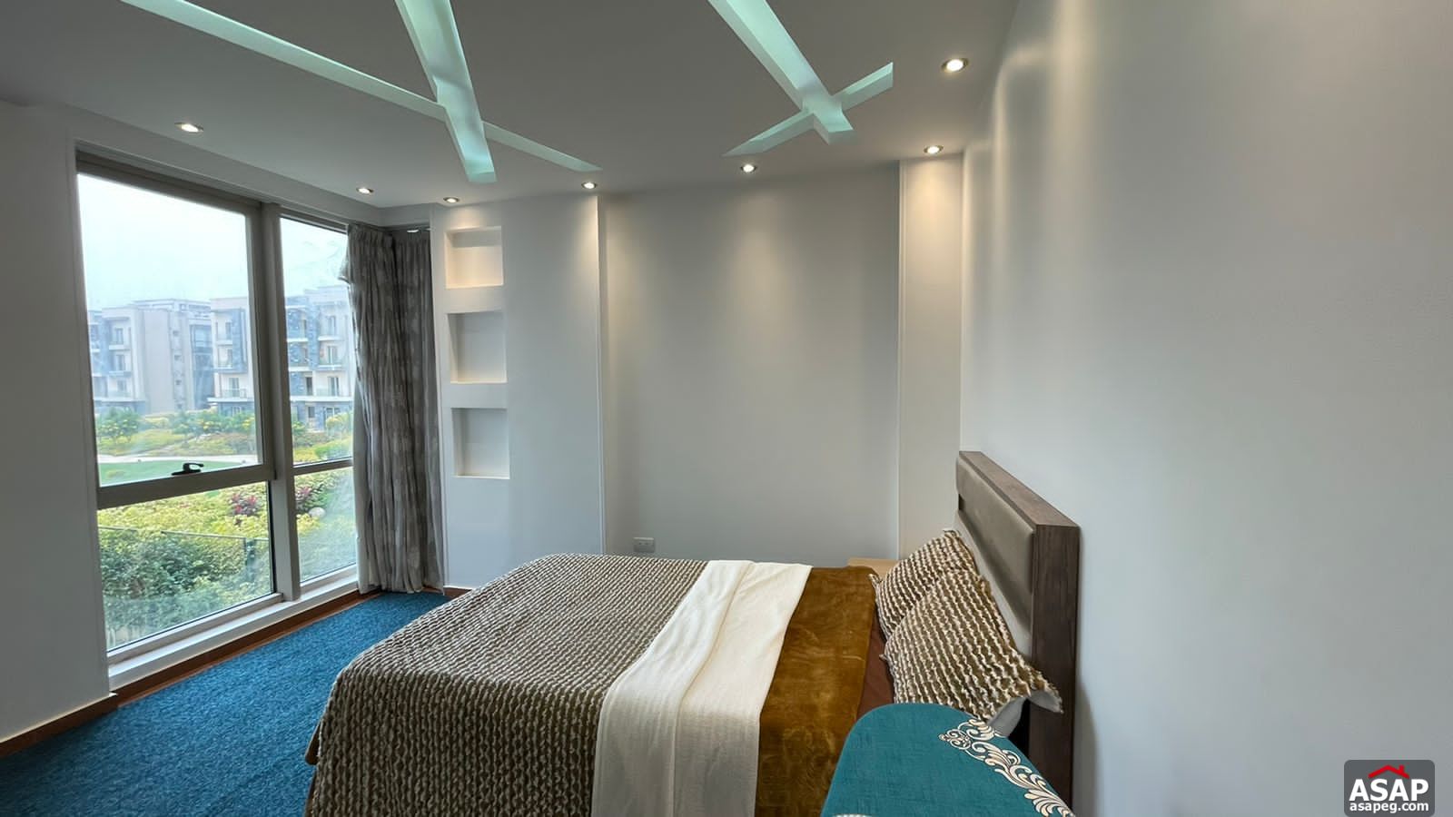 Fully Furnished Flat in Galleria Moon Valley