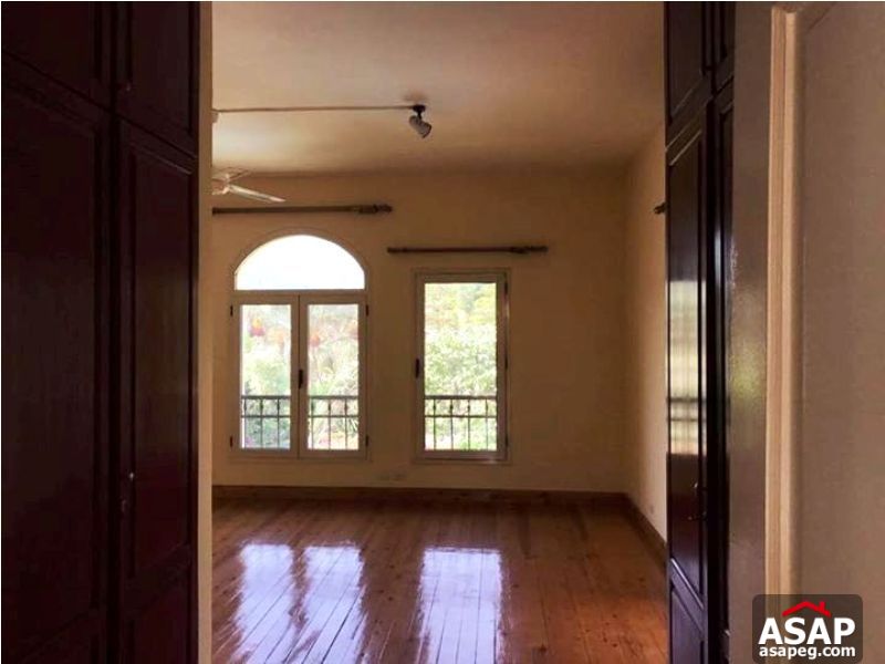 Villa with Big Garden for Rent in New Cairo
