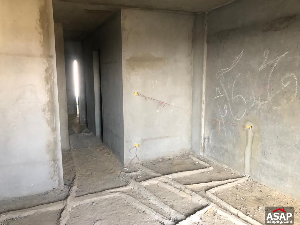 Penthouse with Pool View for Sale in Azad Compound Penthouse with Pool View for Sale in Azad Compound