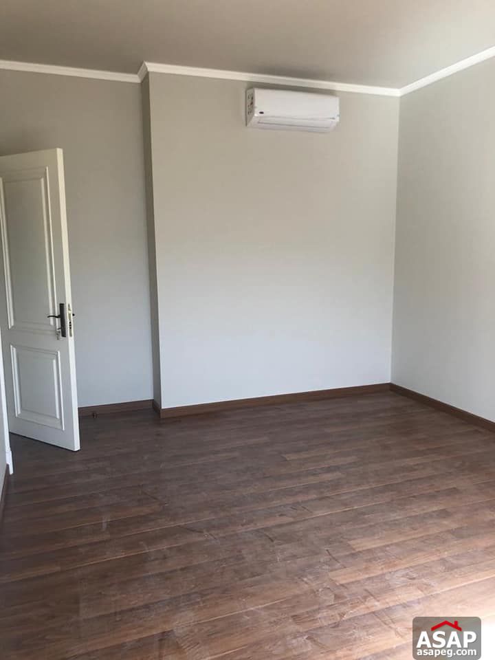 Apartment with Terrace for Rent in Eastown Apartment with Terrace for Rent in Eastown