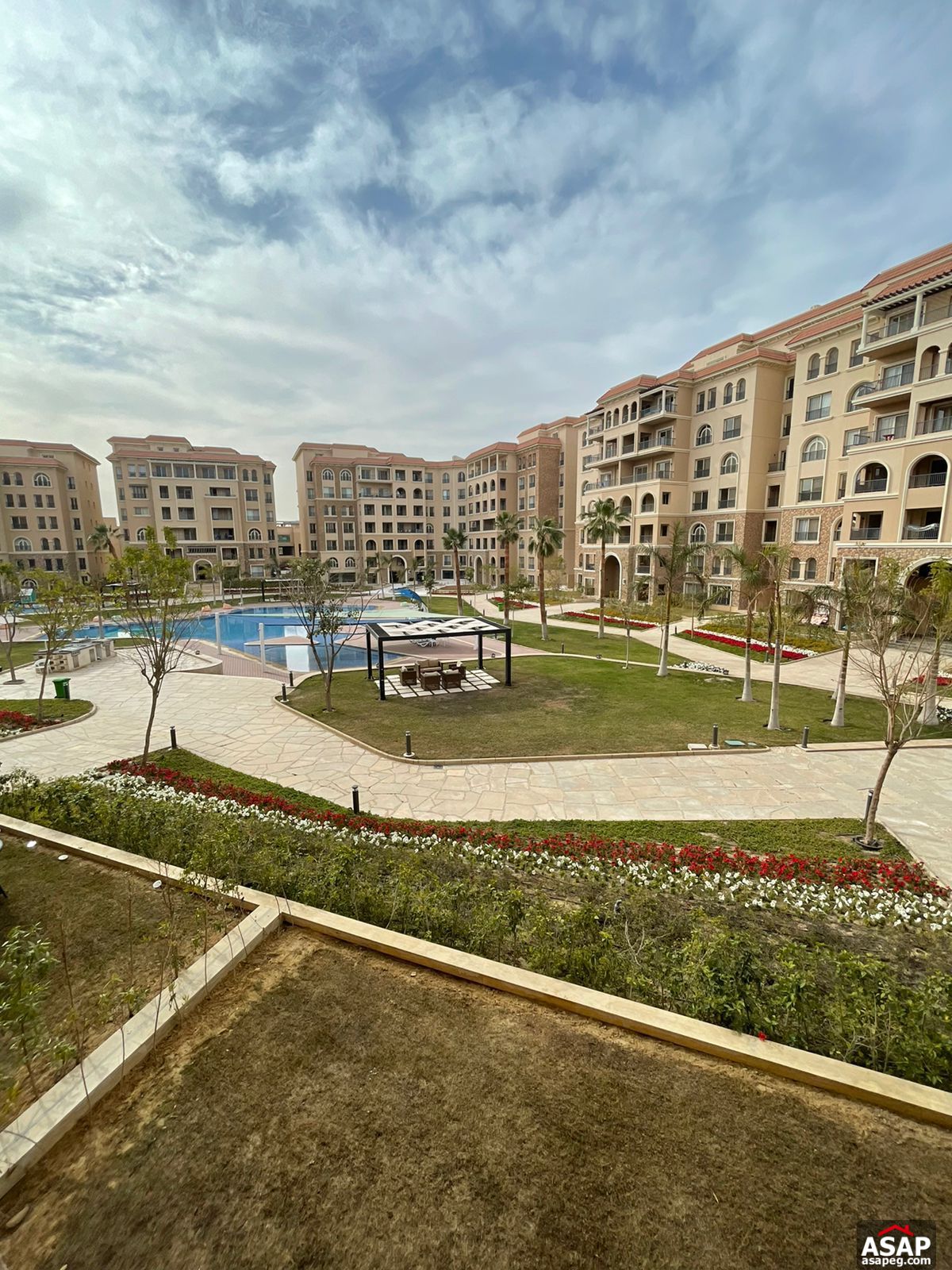 Ground Floor for Sale in 90 Avenue