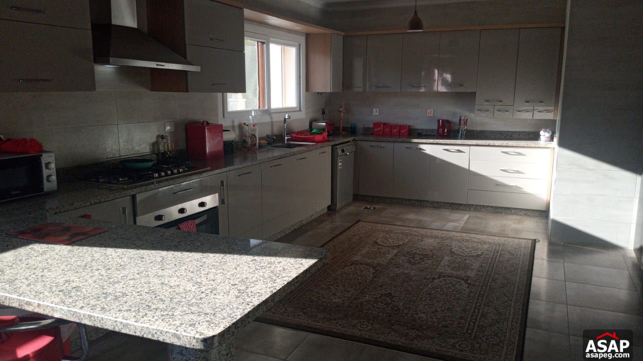 Villa with Swimming Pool for Rent in El Rabwa Compound