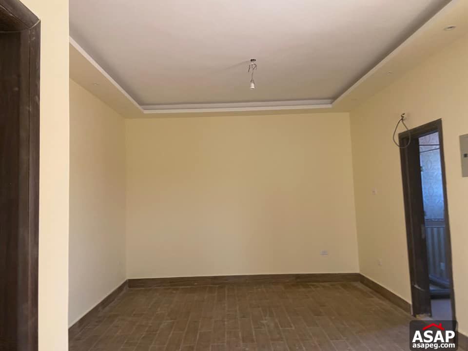 Town House for Rent in Les Rois Town House for Rent in Les Rois