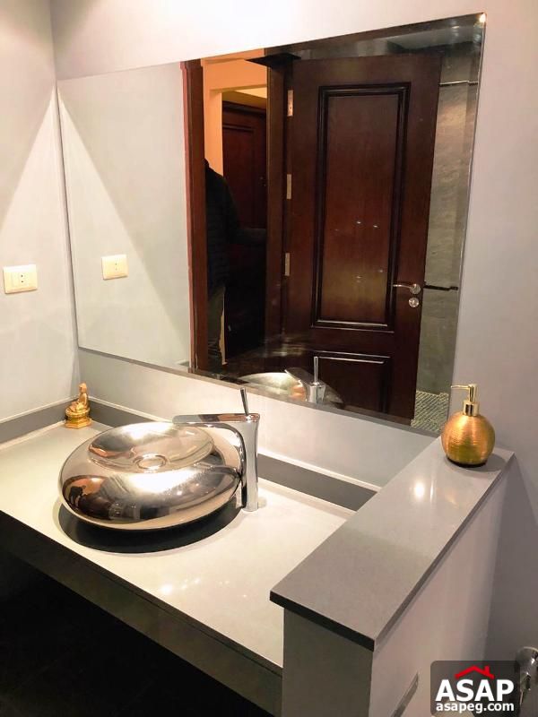 Luxury Villa for Rent in Swan Lake