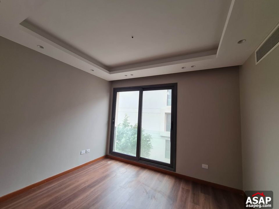 Apartment with Lake View for Rent in Silver Palm Apartment with Lake View for Rent in Silver Palm