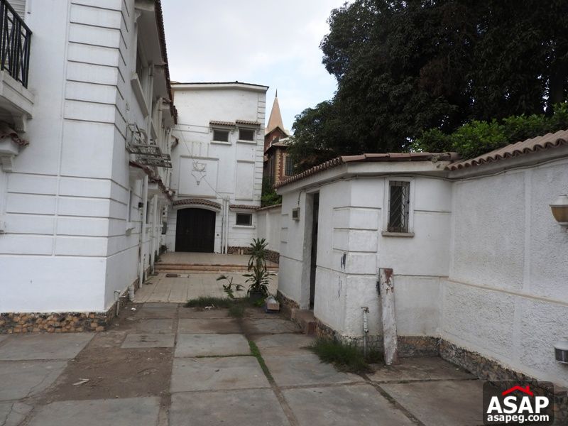 Villa with Big Garden in Katameya Residence