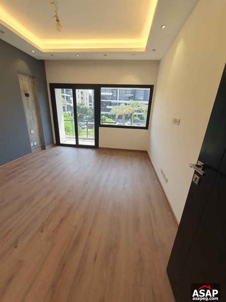 Semi Furnished Apartment for Rent in The WaterWay