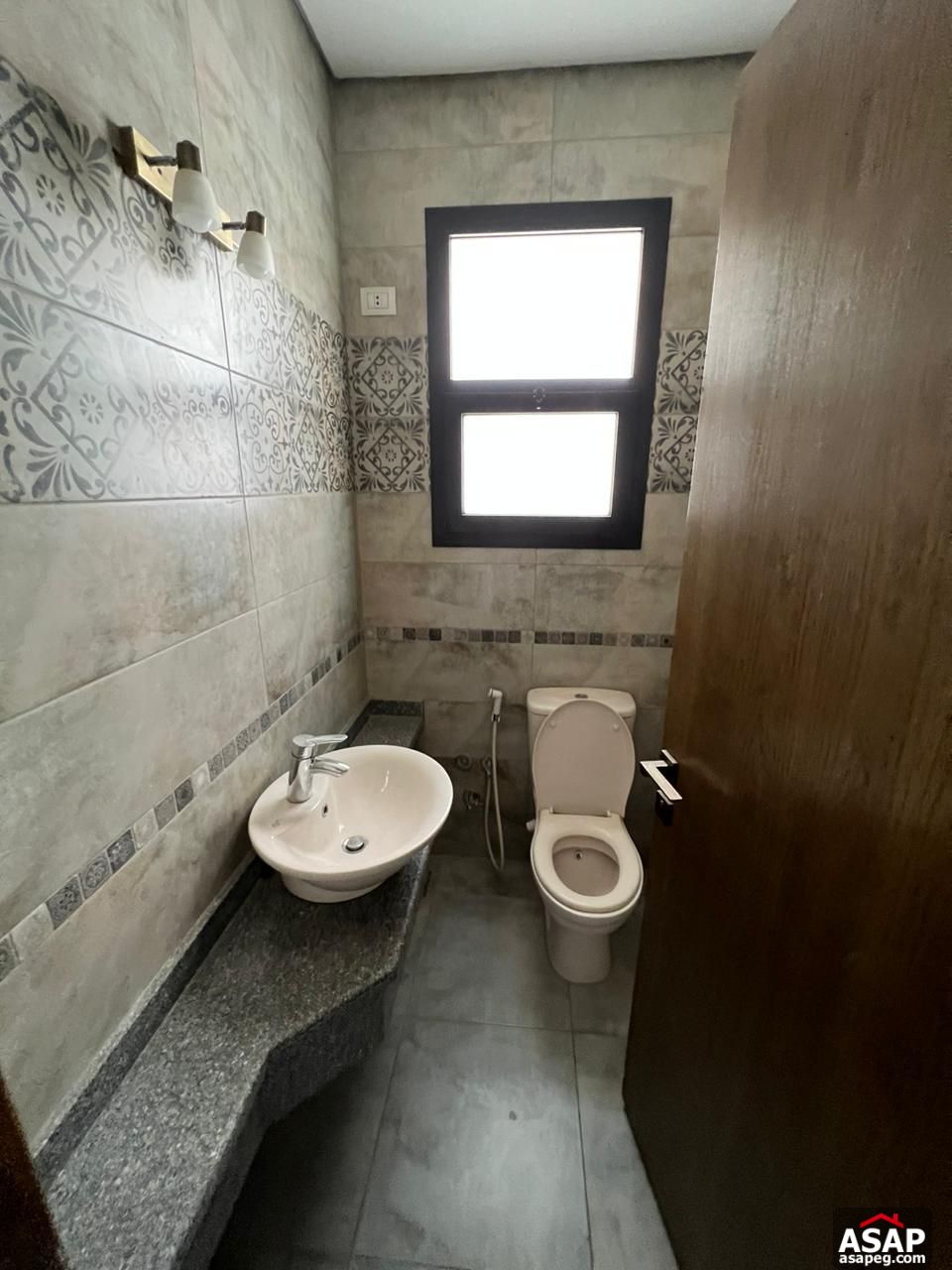 Semi Furnished Apartment for Rent in Eastown Semi Furnished Apartment for Rent in Eastown