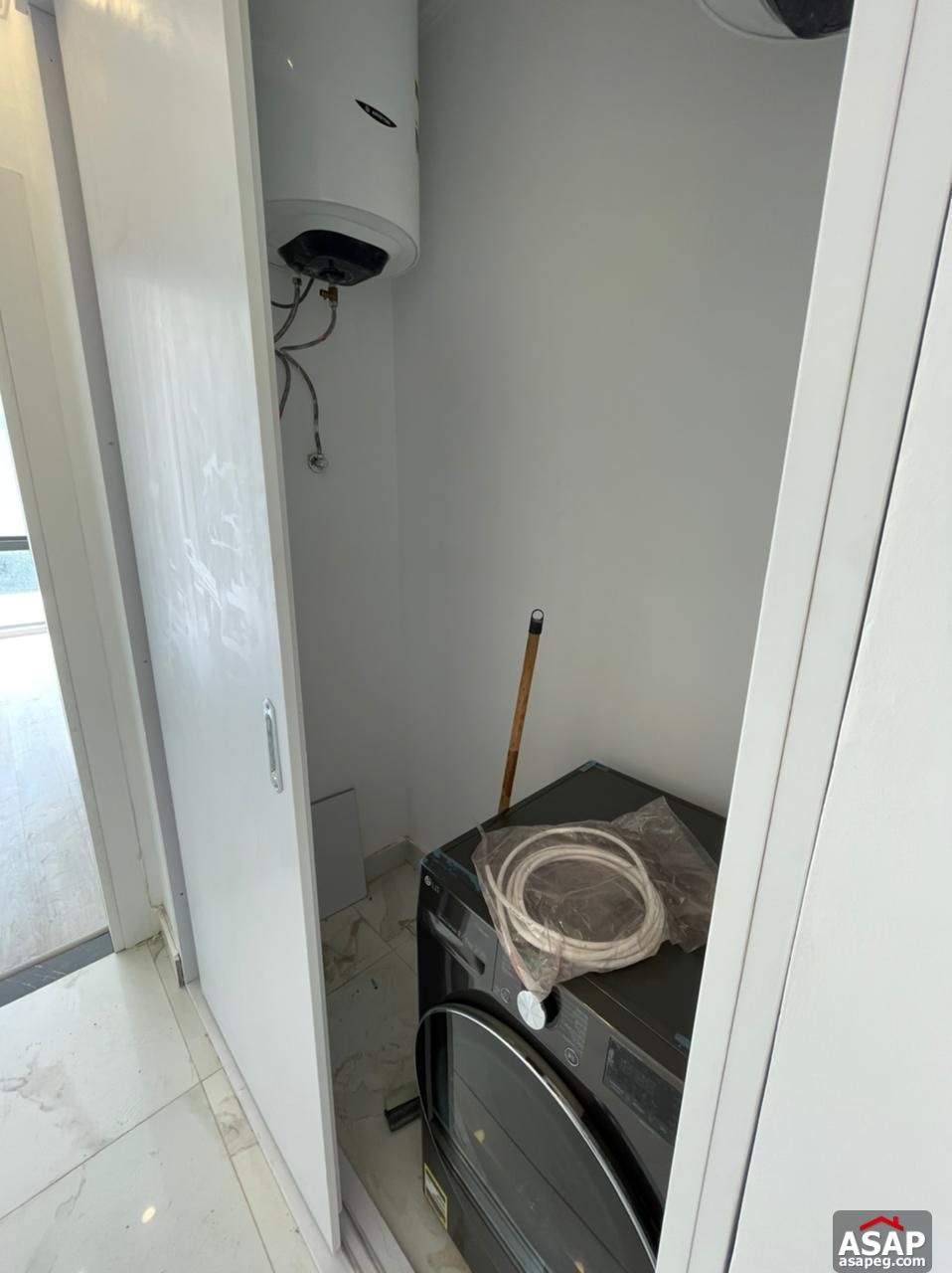 Semi Furnished Apartment in Lake View Residence Semi Furnished Apartment in Lake View Residence