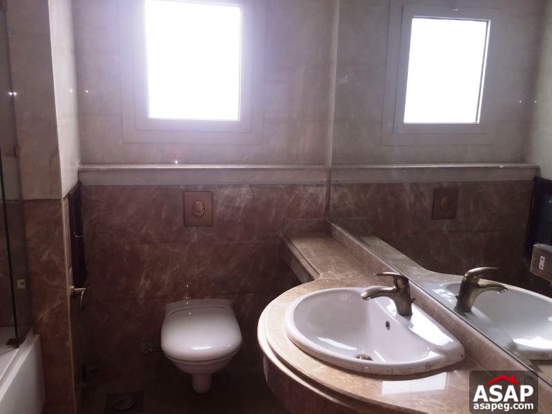 Villa for Rent in 6 October with a nice garden