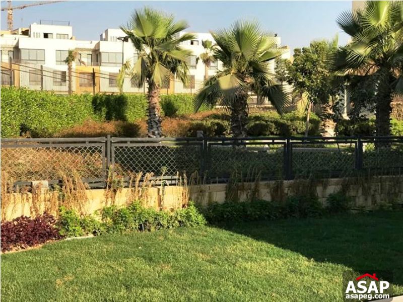 Twin House with Big Garden in Beverly Hills