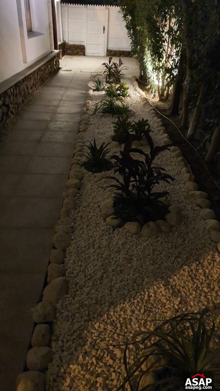 Stand Alone Villa for Rent in Mountain View