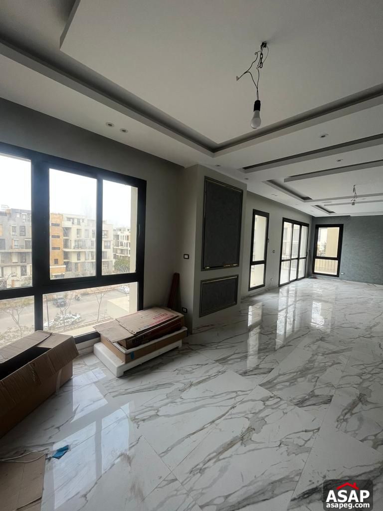 Triplex for Rent in Eastown Compound Triplex for Rent in Eastown Compound