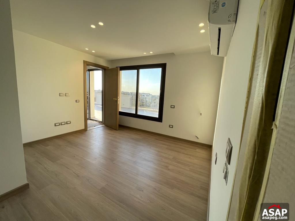 Triplex for Rent in Eastown Compound