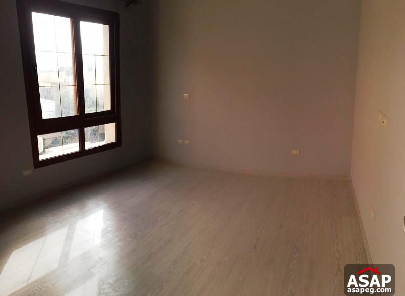 Apartment for Rent in West Golf Apartment for Rent in West Golf