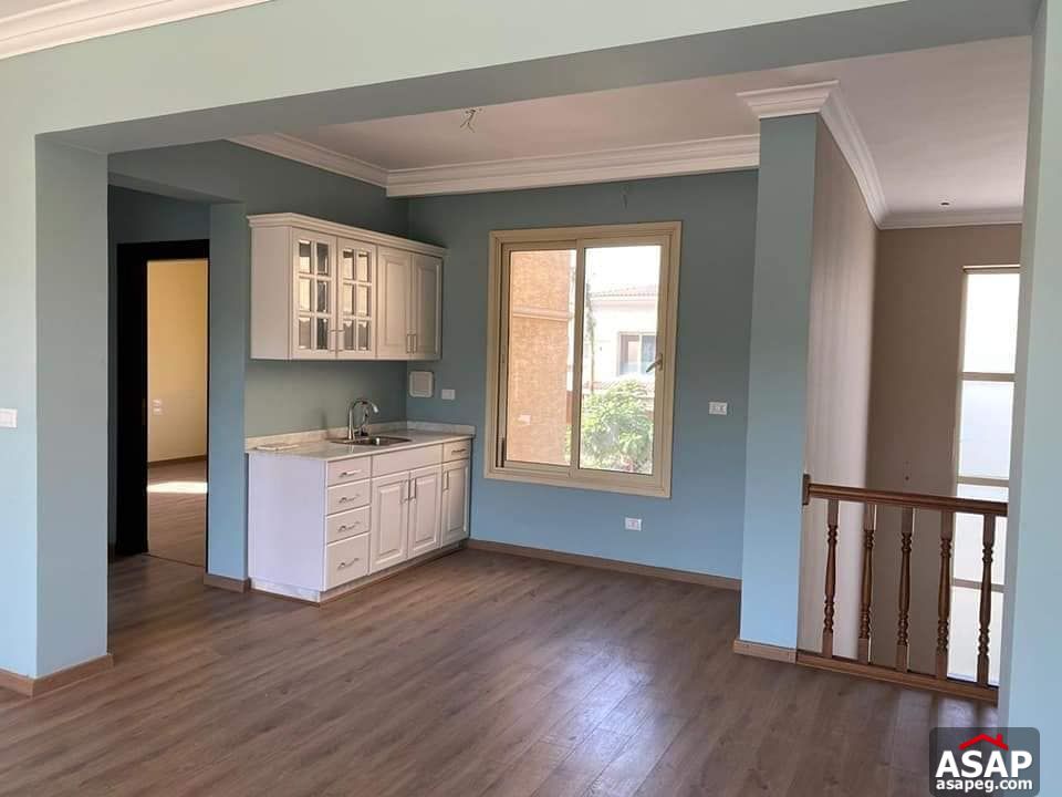 Stand Alone Villa with Big Garden for Rent in the Villa Compound