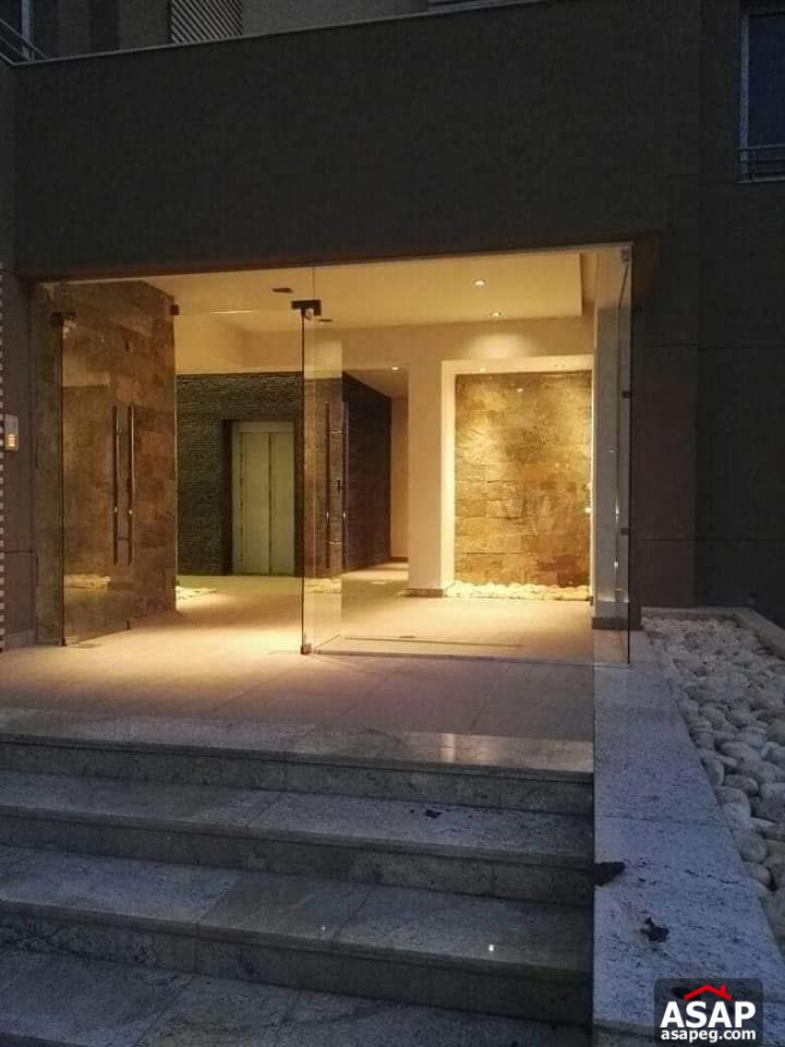 Duplex with Garden for Sale in Village Avenue Duplex with Garden for Sale in Village Avenue