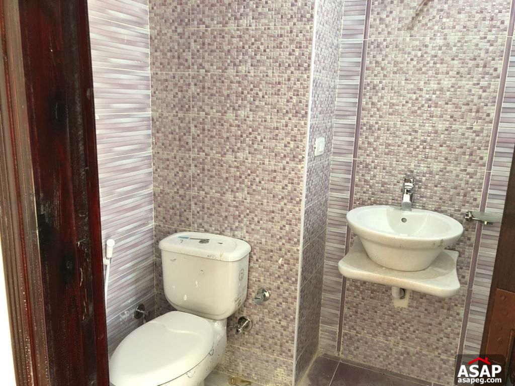 Semi Furnished Apartment for Rent in Eastown Semi Furnished Apartment for Rent in Eastown