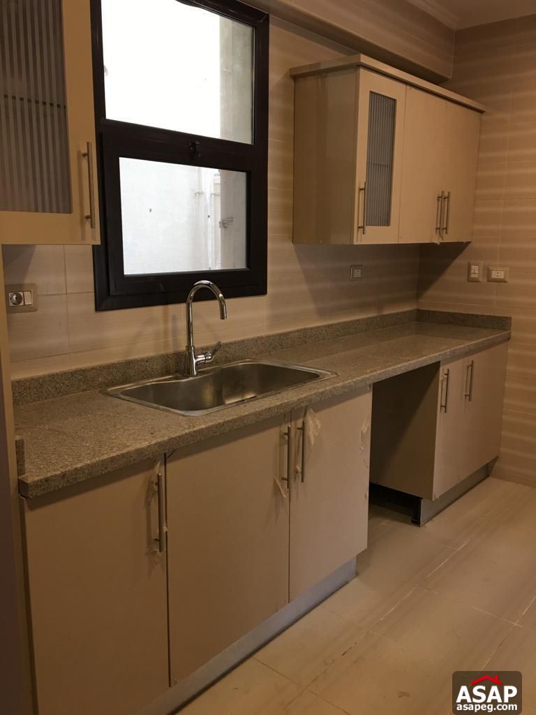 Duplex with Garden View in Eastown for Rent Duplex with Garden View in Eastown for Rent