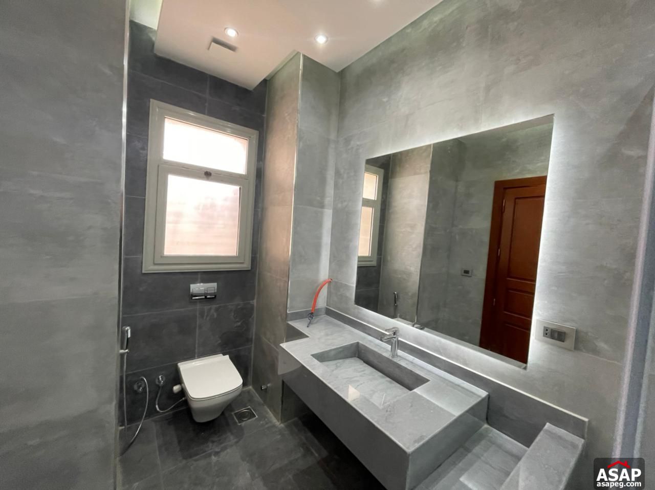 Apartment for Rent in Village Avenue