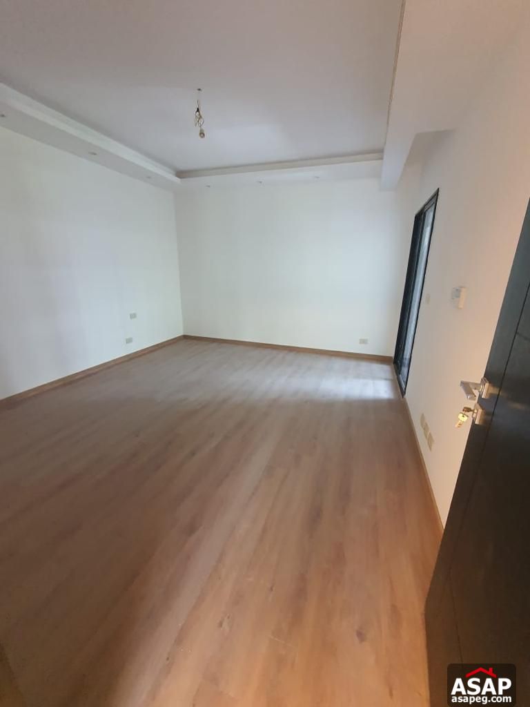 Semi Furnished Apartment for Rent in The WaterWay