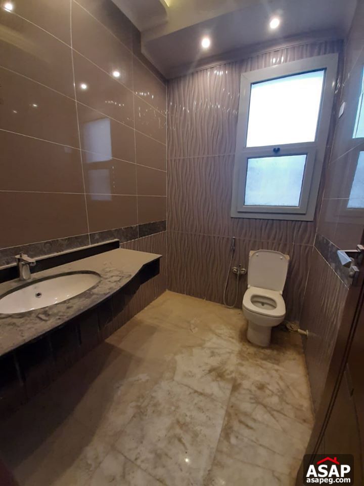 Duplex for Rent in Village Gate