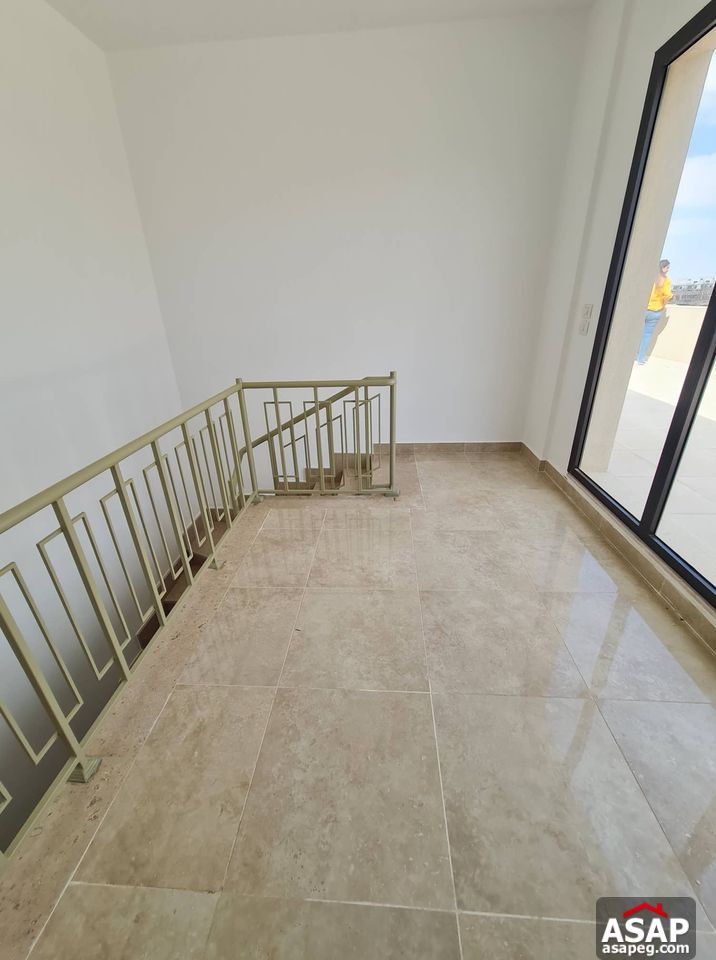 Penthouse for Rent in Fifth Square Compound