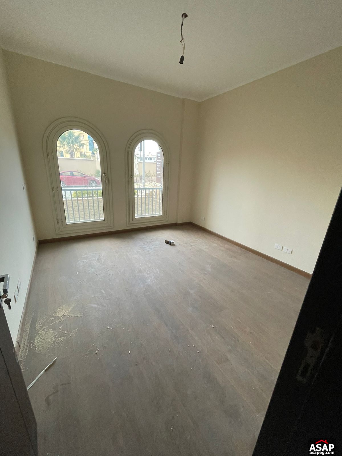 Ground Floor for Sale in 90 Avenue