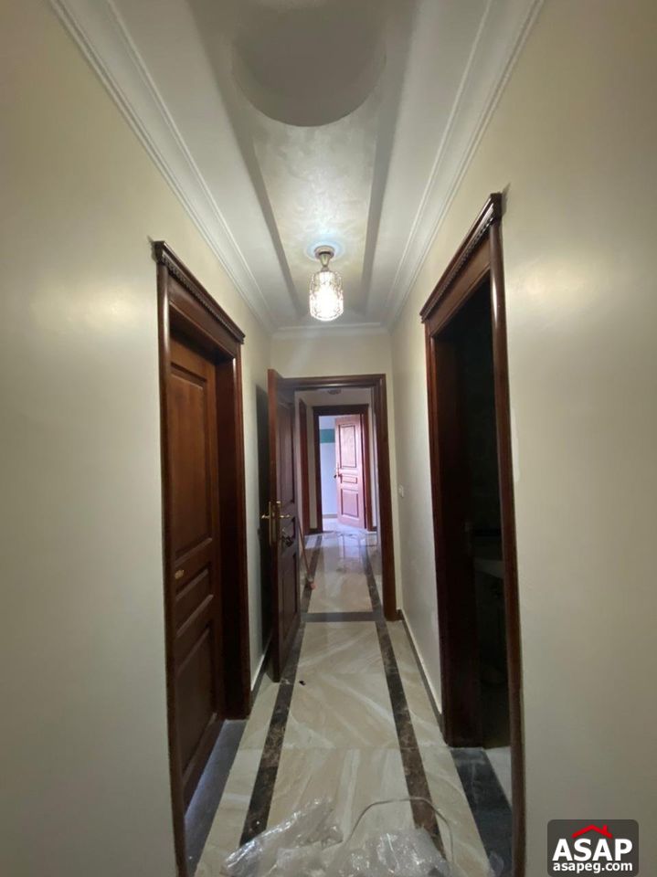 Apartment for Rent in the Square