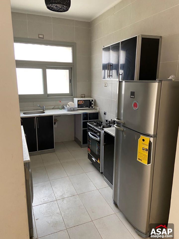 Studio with Private Garden in Village Gate