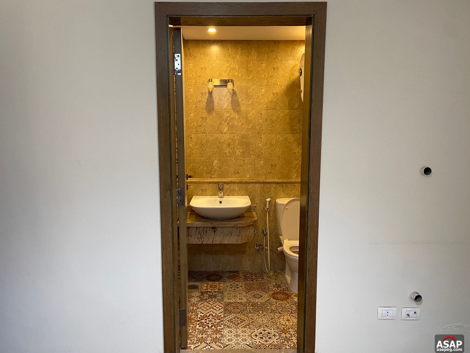 Semi Furnished Apartment in Eastown