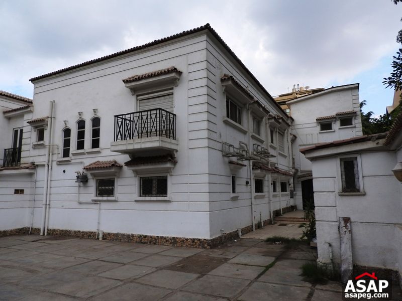 Villa with Big Garden in Katameya Residence