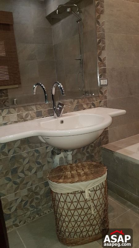 Duplex for Rent in South Academy