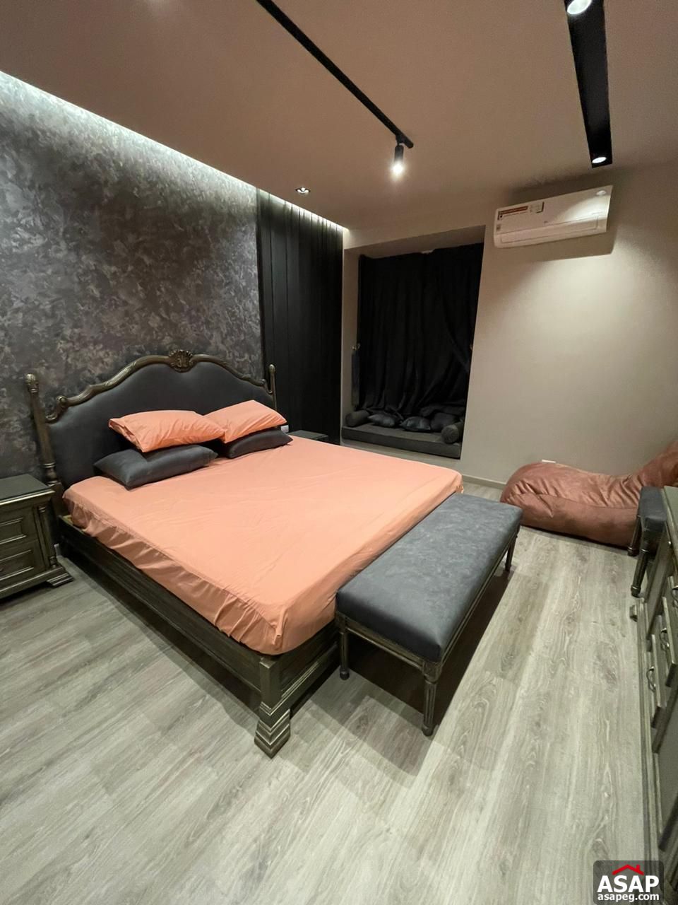 Furnished Apartment for Rent in Eastown Furnished Apartment for Rent in Eastown