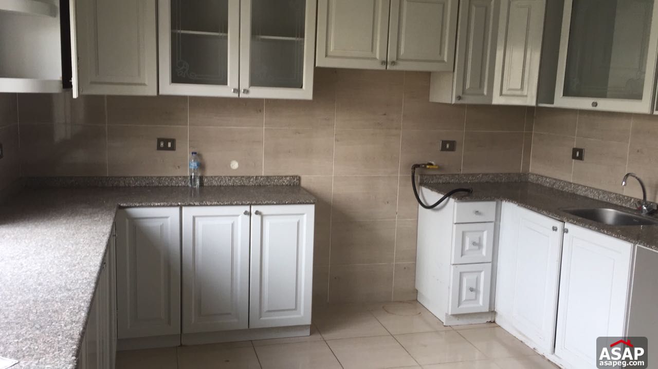 Villa with Pool for Rent in Royal City - Sheikh Zayed Villa with Pool for Rent in Royal City - Sheikh Zayed