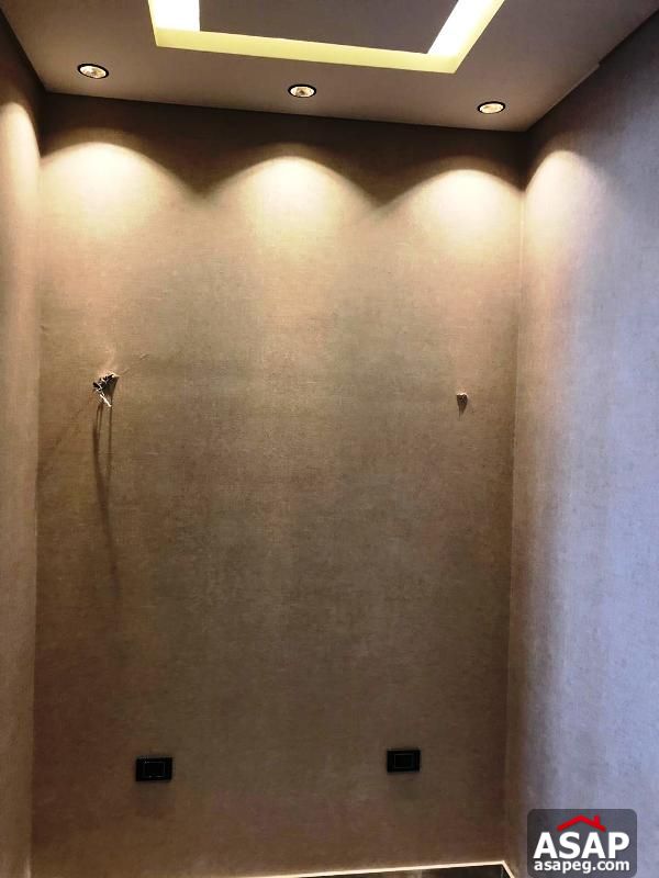 Property with Garden View in Eastown Property with Garden View in Eastown