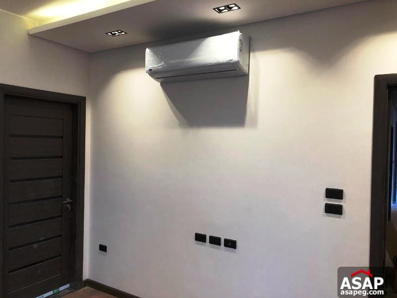 Property with Garden View in Eastown Property with Garden View in Eastown