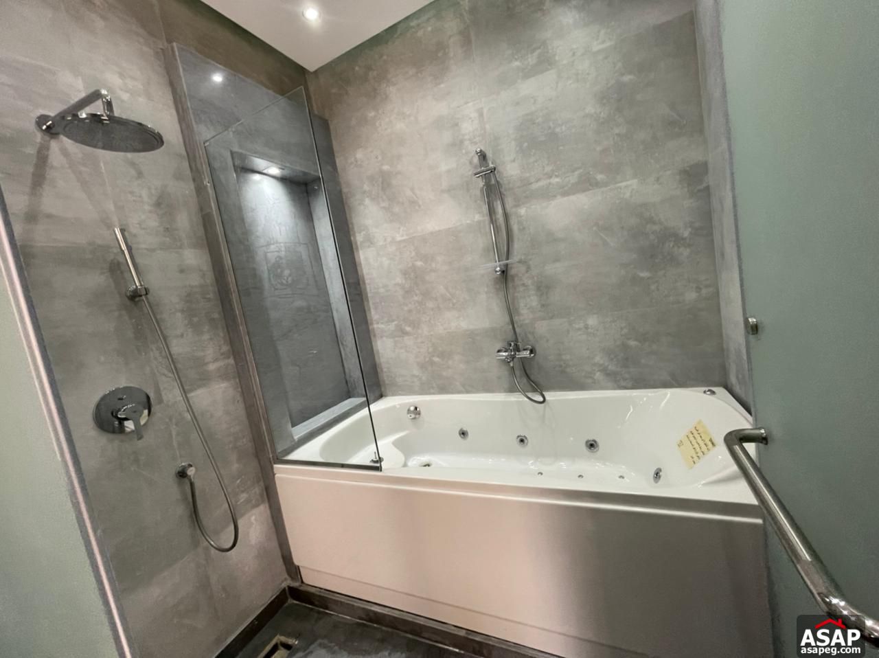 Apartment for Rent in Village Avenue