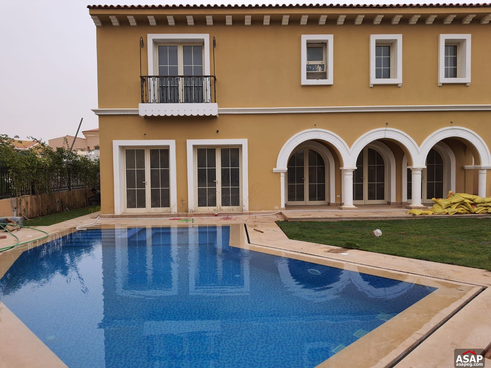 Stand Alone with Swimming Pool for Rent in Hyde Park Stand Alone with Swimming Pool for Rent in Hyde Park