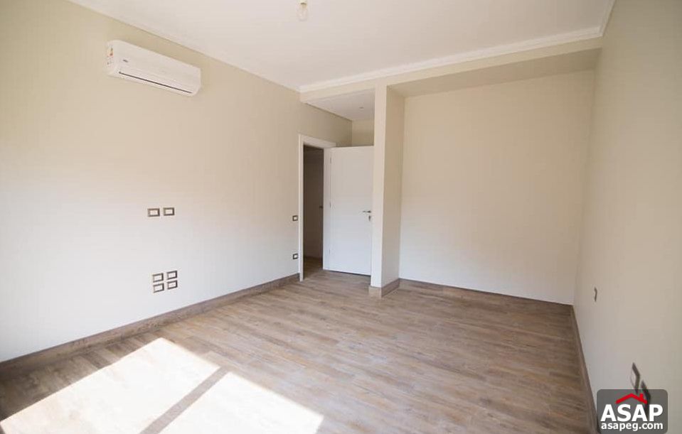 Duplex with Garden for Rent in Village Avenue Duplex with Garden for Rent in Village Avenue