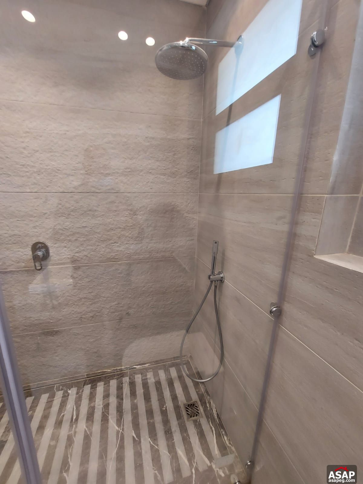 Triplex with Roof for Rent in Eastown Sodic