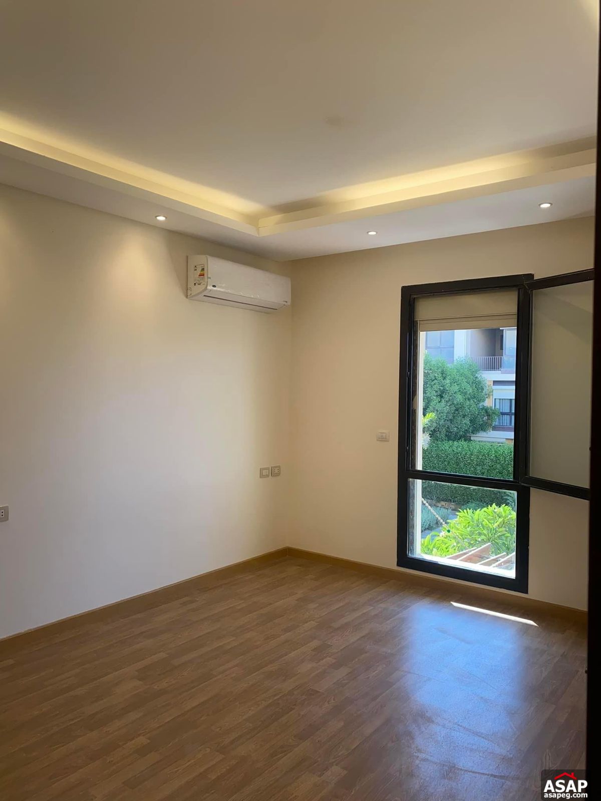 Duplex with Garden or Rent in Eastown Duplex with Garden or Rent in Eastown